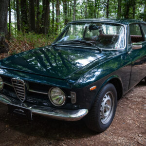 Alfa Romeo GT 1300 "Scalino"